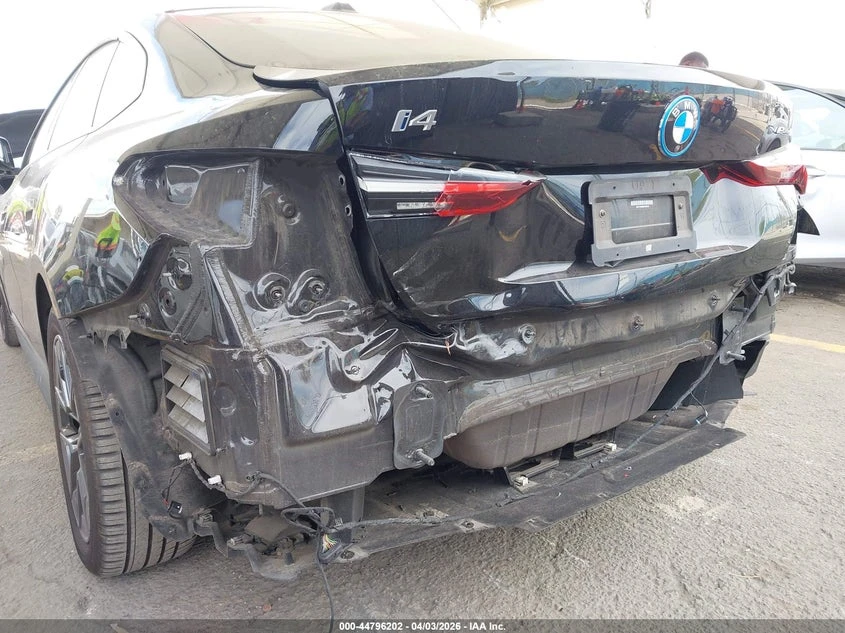 BMW i4 Edrive40, снимка 6 - Автомобили и джипове - 54378656