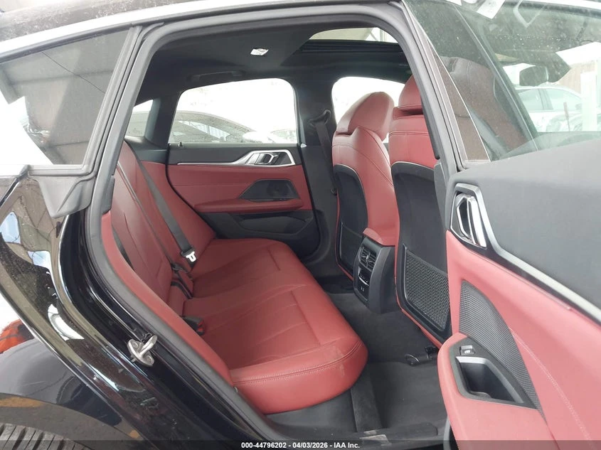 BMW i4 Edrive40, снимка 8 - Автомобили и джипове - 54378656