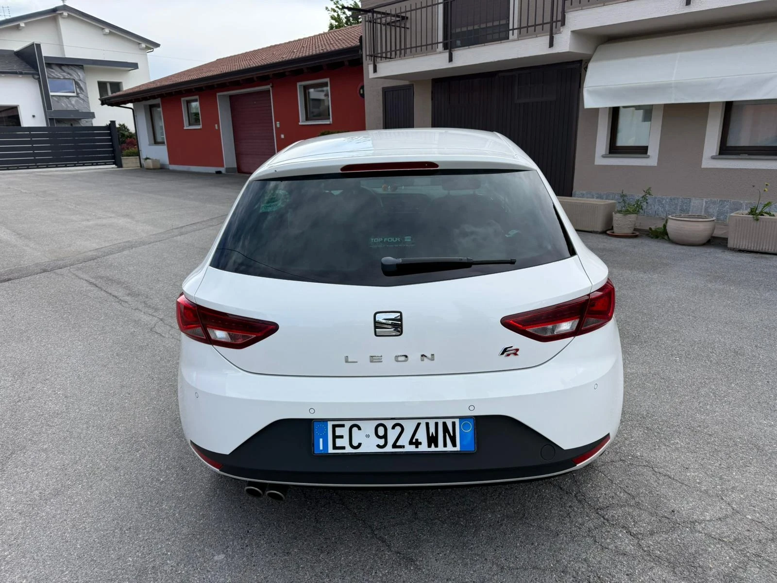 Seat Leon 2.0 TDI FR, снимка 6 - Автомобили и джипове - 54646210