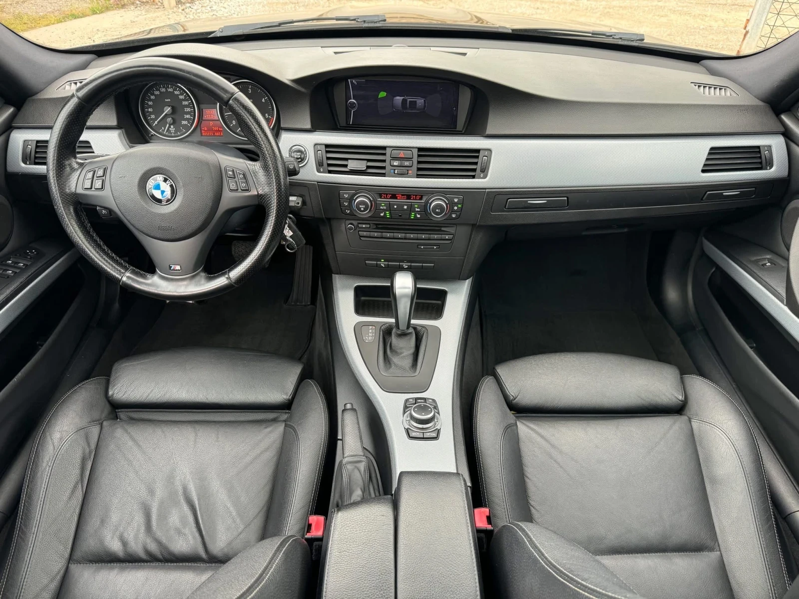 BMW 330 BMW 330d xDrive LCI (FaceLift) ! M Pack ! SWISS !, снимка 10 - Автомобили и джипове - 54691223