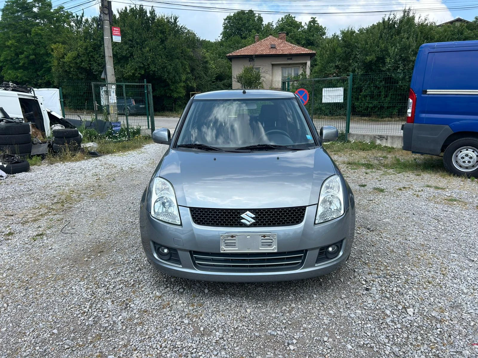 Suzuki Swift 1.3i LPG, снимка 2 - Автомобили и джипове - 55171276