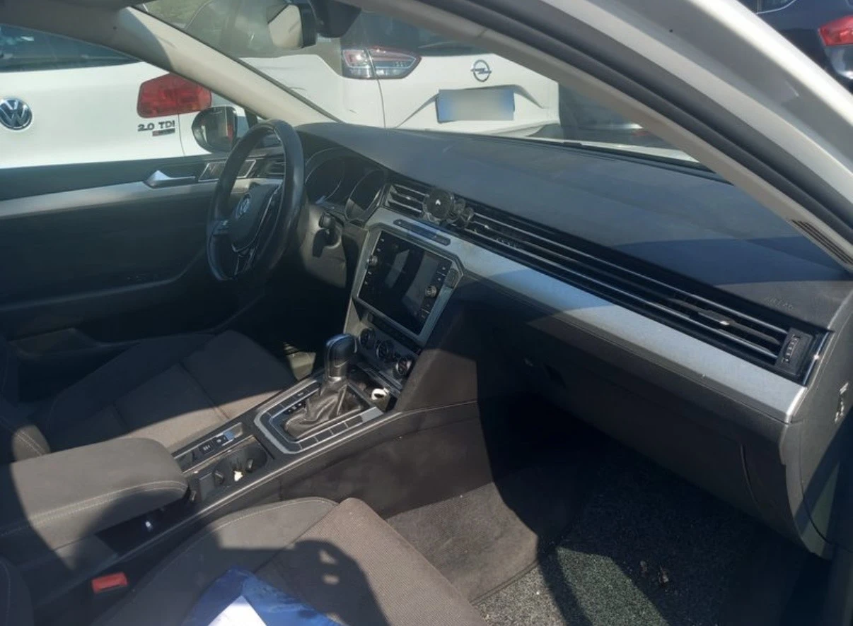 VW Passat 2.0TDI ОЧАКВАН ВНОС ! ! , снимка 8 - Автомобили и джипове - 55615112