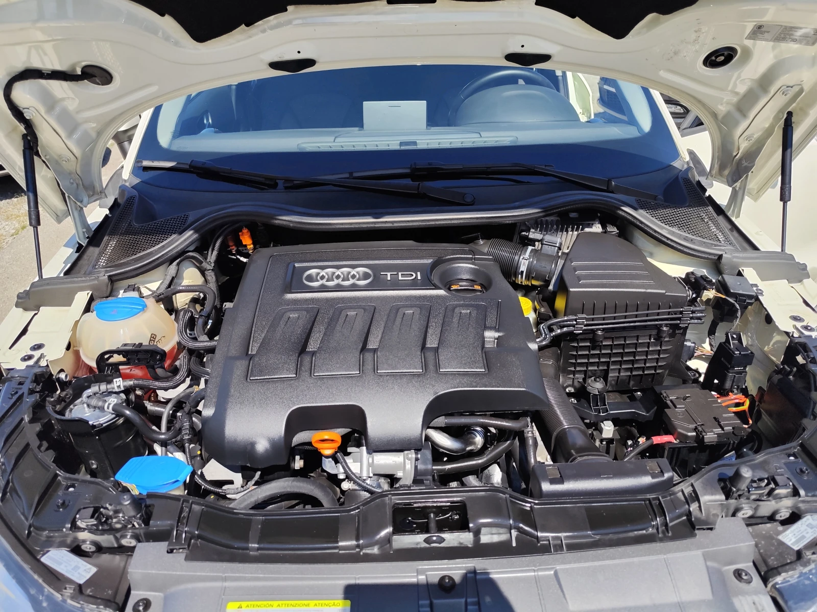 Audi A1 SPORTBACK* 1.6TDi* LED* ABТОМАТИК* , снимка 14 - Автомобили и джипове - 55724790