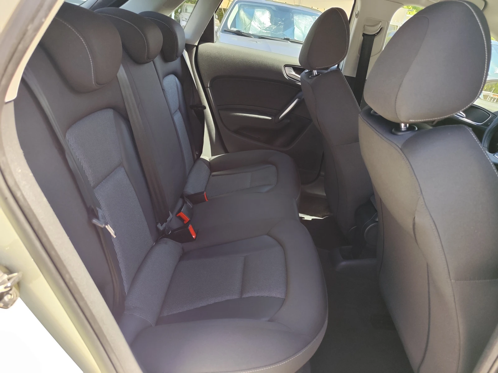 Audi A1 SPORTBACK* 1.6TDi* LED* ABТОМАТИК* , снимка 11 - Автомобили и джипове - 55724790