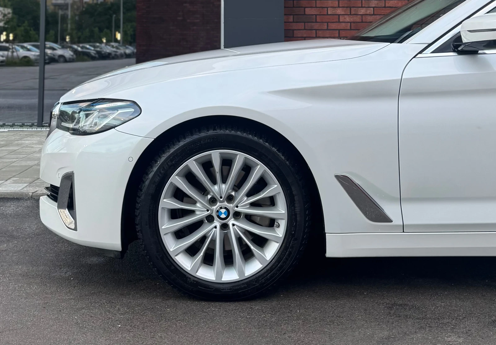 BMW 520 xDrive Luxury Line 66хил.км, снимка 6 - Автомобили и джипове - 55843432