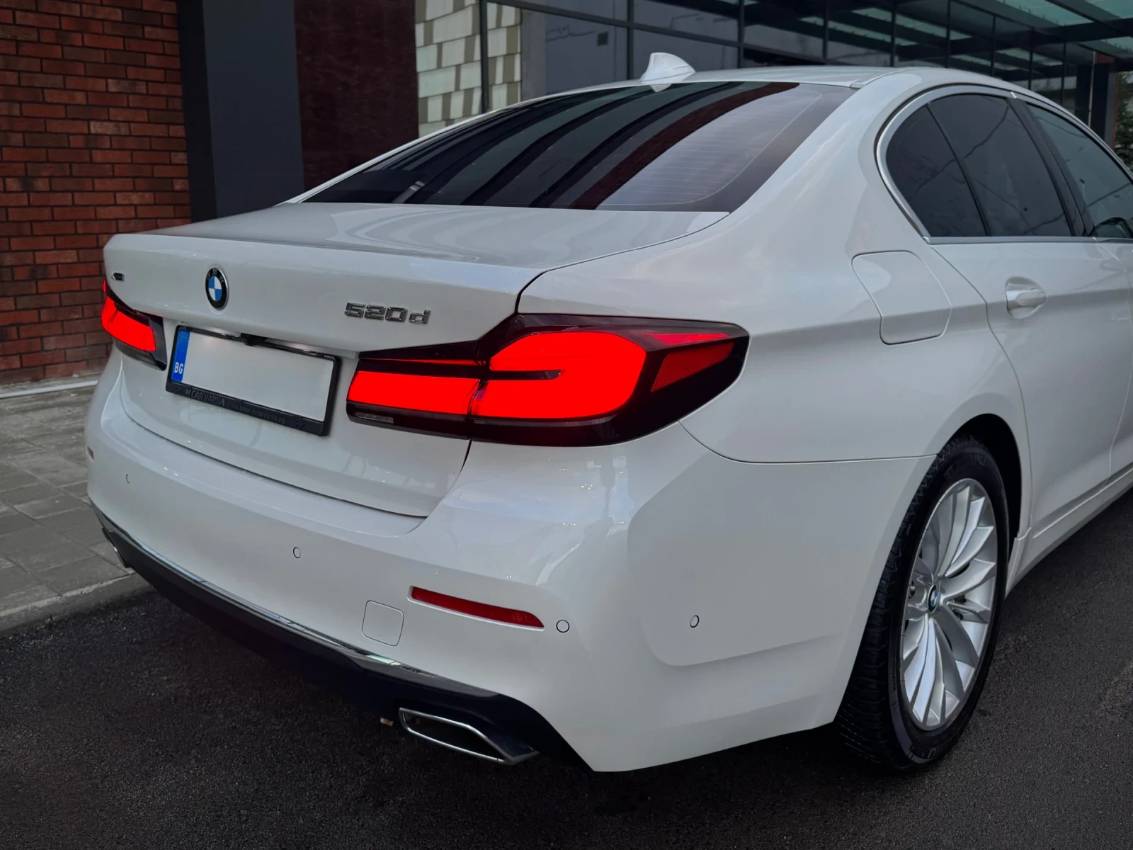 BMW 520 xDrive Luxury Line 66хил.км, снимка 5 - Автомобили и джипове - 55843432