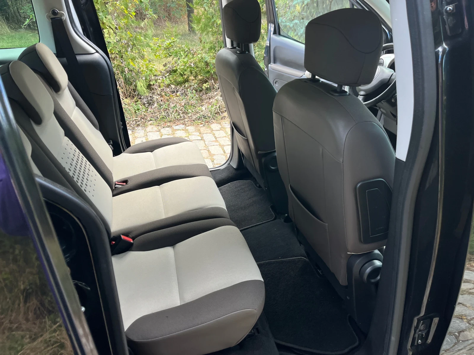Citroen Berlingo 1.6HDI, снимка 12 - Автомобили и джипове - 56244785
