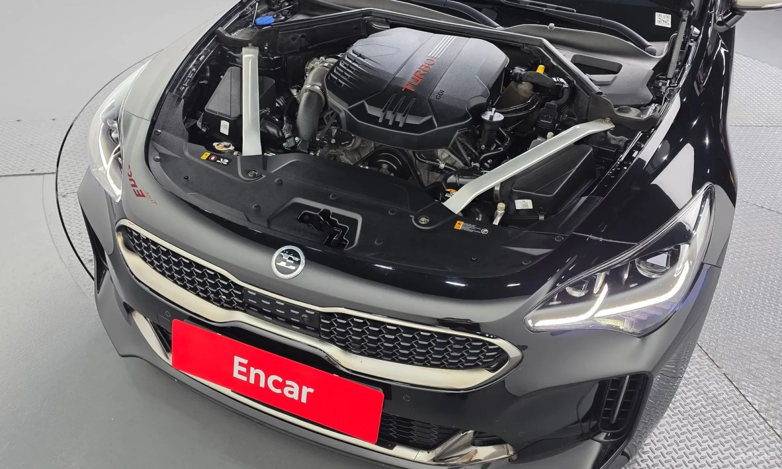 Kia Stinger 3.3 Turbo AWD\Full extri, снимка 6 - Автомобили и джипове - 56327722