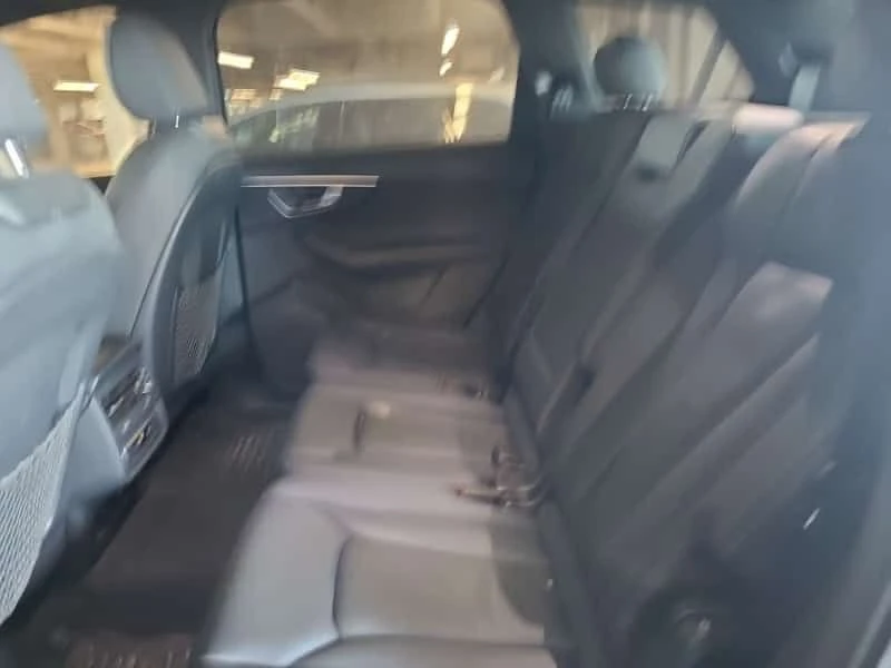 Audi Q7 * KOMFORT * CARFAX * ДВА КЛЮЧА * 7 МЕСТА, снимка 13 - Автомобили и джипове - 53606017
