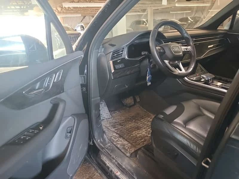 Audi Q7 * KOMFORT * CARFAX * ДВА КЛЮЧА * 7 МЕСТА - изображение 4