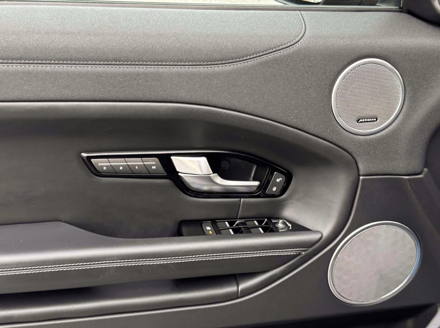 Land Rover Evoque 2.0SI4 AUTOBIOGRAPHY FACELIFT ДИСТРОНИК ПАНОРАМА - изображение 8