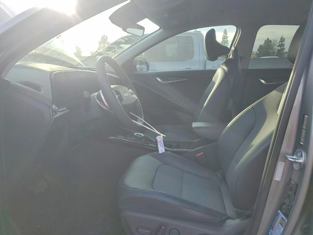 Kia Niro EV Wind, снимка 8 - Автомобили и джипове - 54485550