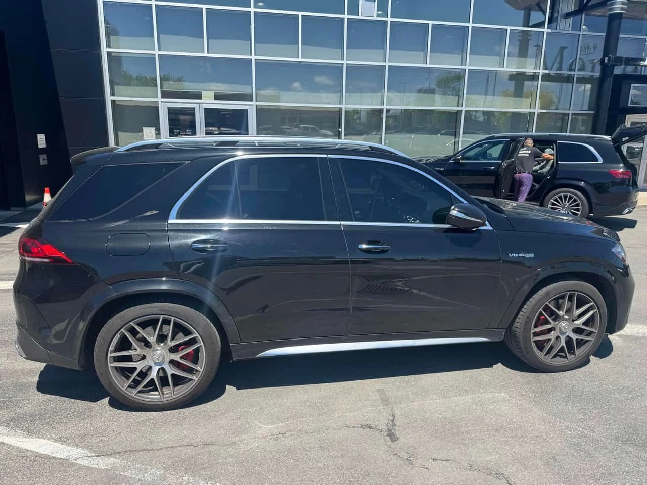 Mercedes-Benz GLE 63 S AMG ДИСТРОНИК * 360 * BURMESTER * PANO * ОБДУХВАНЕ, снимка 12 - Автомобили и джипове - 54743192