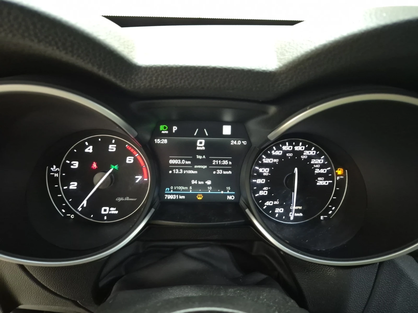 Alfa Romeo Stelvio  STI AWD 2L / DISTRONIC / 2 ЧИФТА ГУМИ , снимка 13 - Автомобили и джипове - 55471937