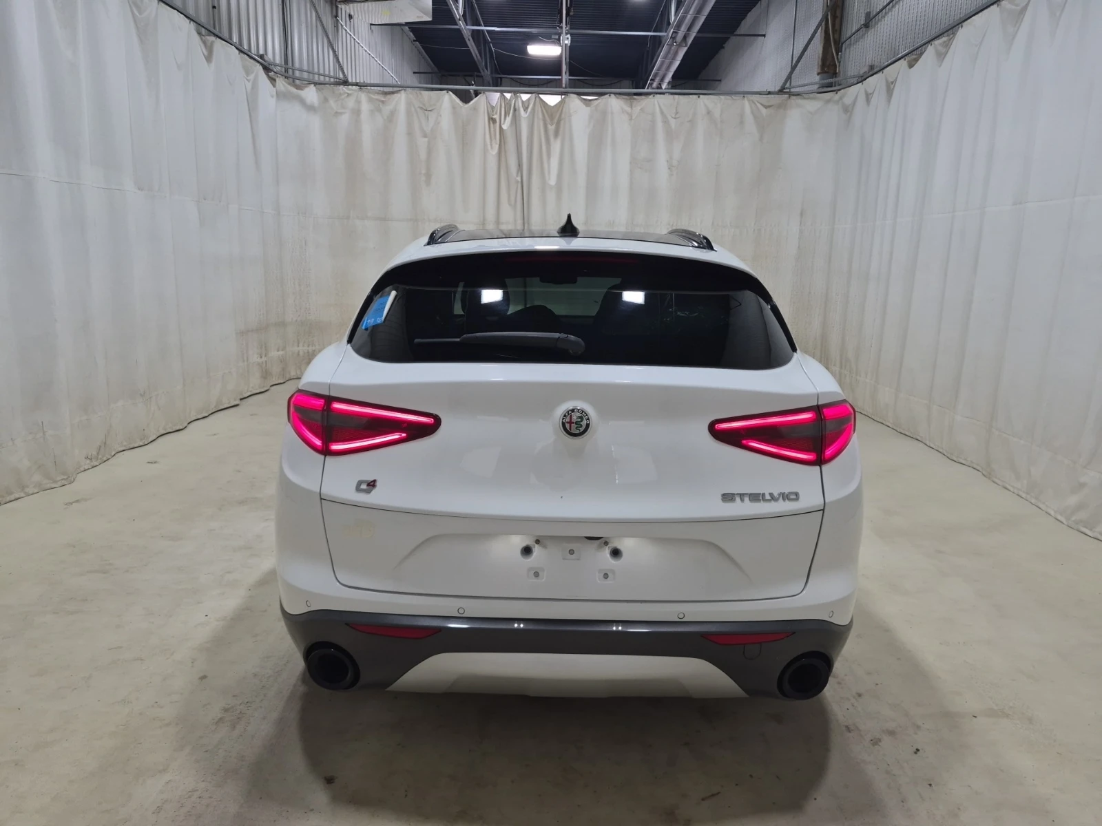 Alfa Romeo Stelvio  STI AWD 2L / DISTRONIC / 2 ЧИФТА ГУМИ , снимка 6 - Автомобили и джипове - 55471937