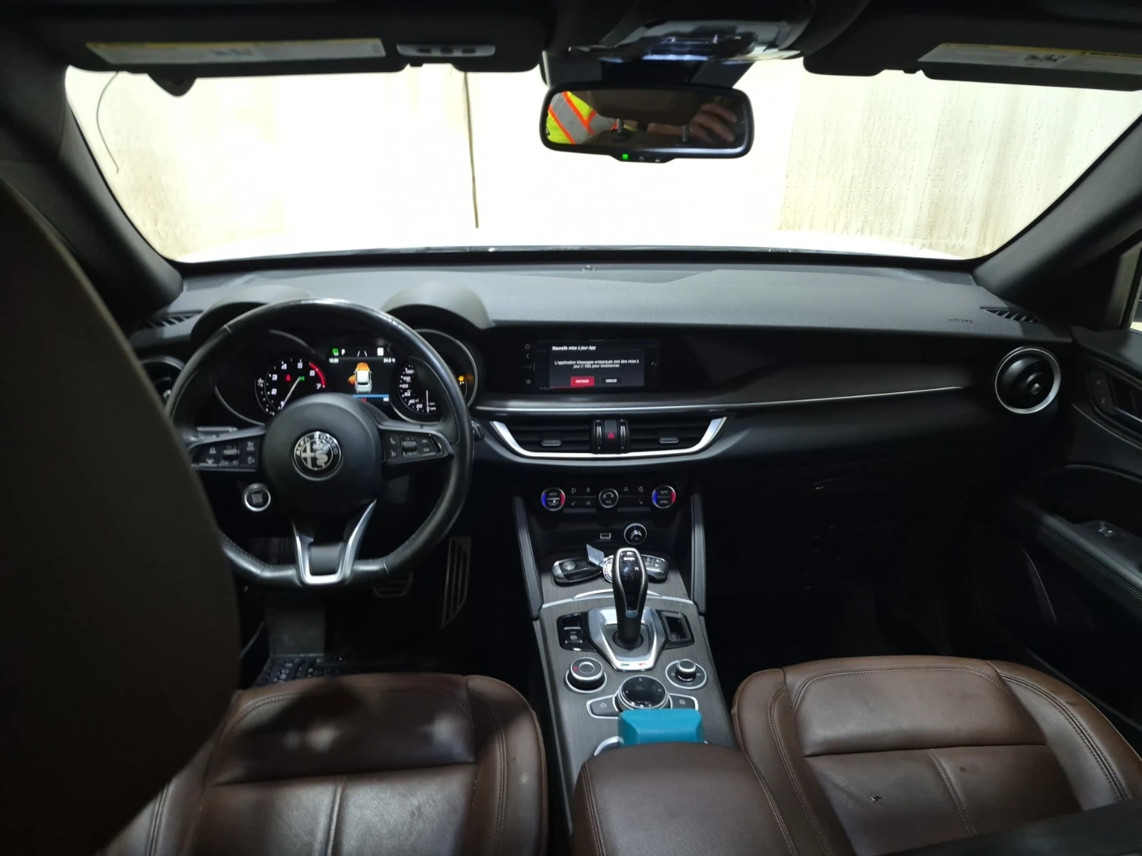 Alfa Romeo Stelvio  STI AWD 2L / DISTRONIC / 2 ЧИФТА ГУМИ , снимка 14 - Автомобили и джипове - 55471937