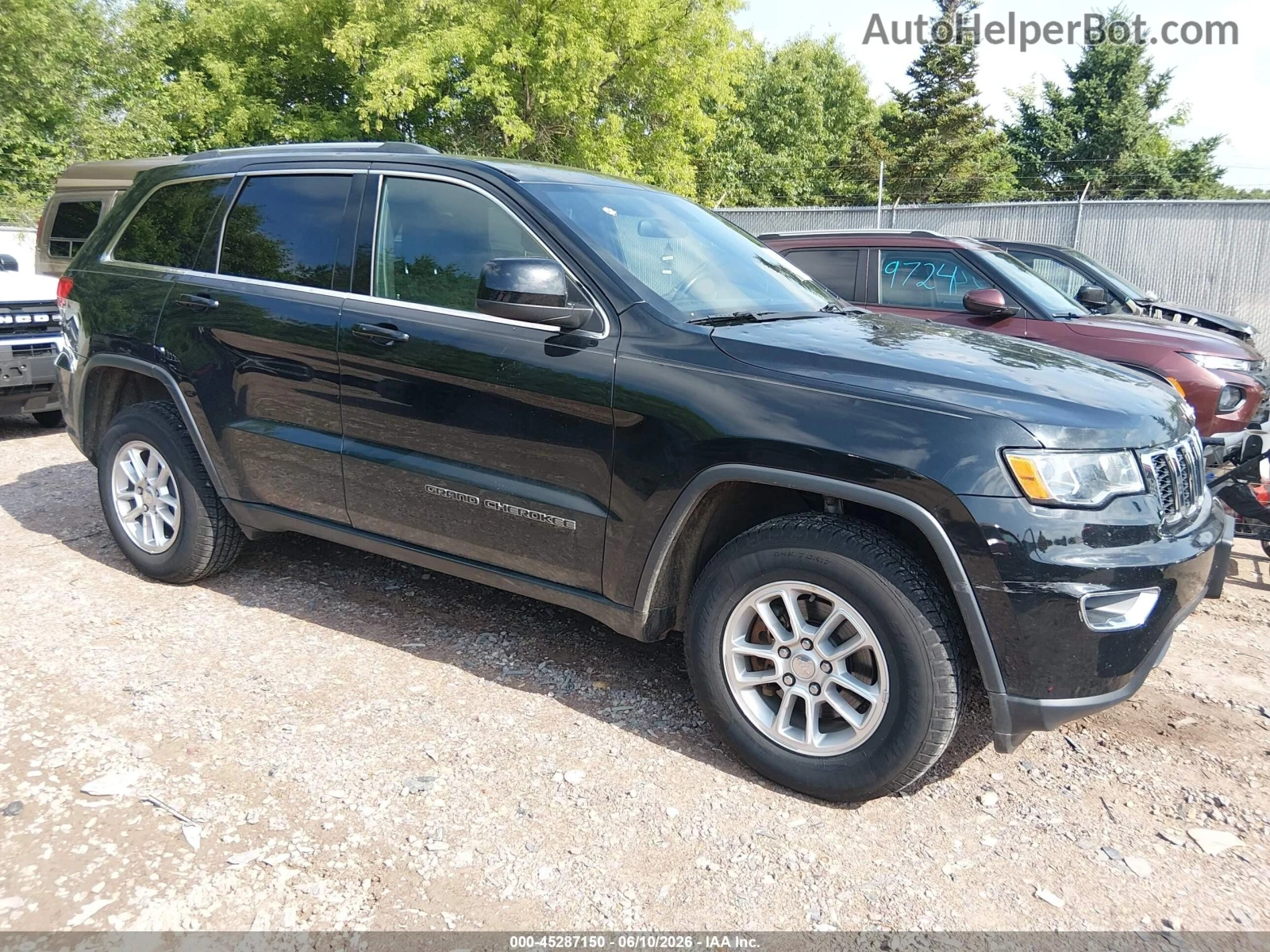Jeep Grand cherokee Laredo* 3.6* 4X4* Carplay* 8zf* Цена до БГ, снимка 3 - Автомобили и джипове - 55650742