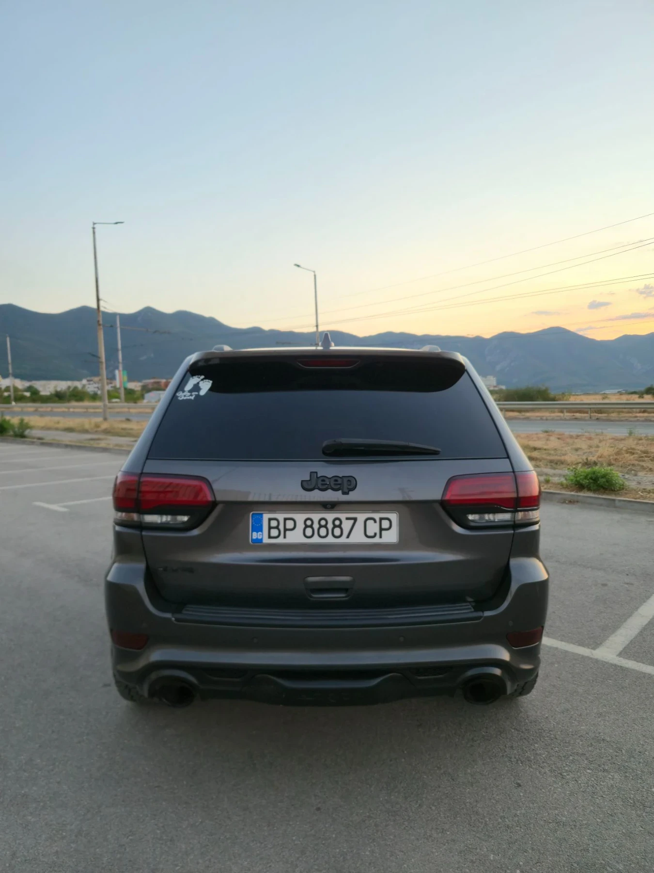 Jeep Grand cherokee 5.7 HEMI SUMMIT, снимка 4 - Автомобили и джипове - 55792804