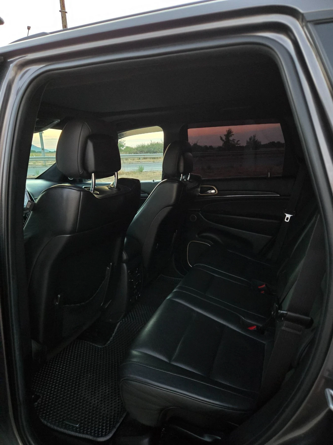 Jeep Grand cherokee 5.7 HEMI SUMMIT, снимка 12 - Автомобили и джипове - 55792804