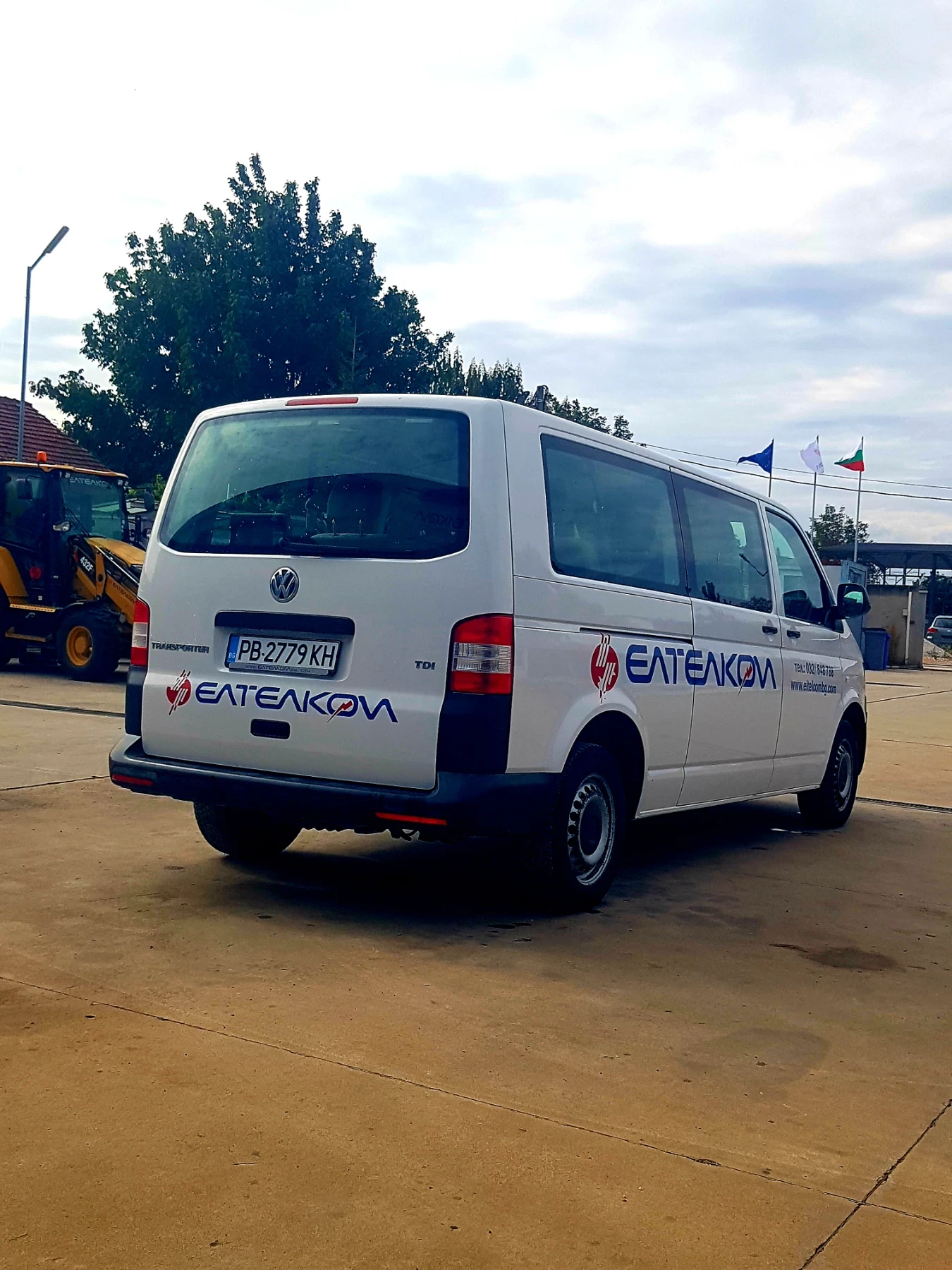 VW T5 Първи собственик 8+ 1, снимка 4 - Бусове и автобуси - 56517019