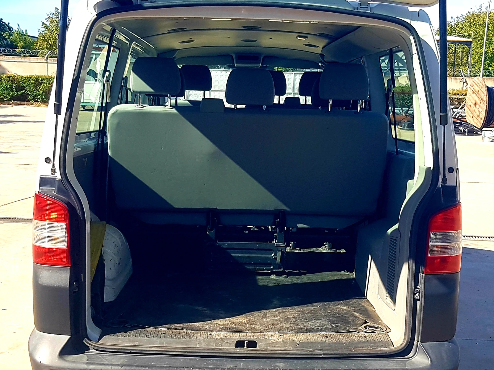 VW T5 Първи собственик 8+ 1, снимка 16 - Бусове и автобуси - 56517019