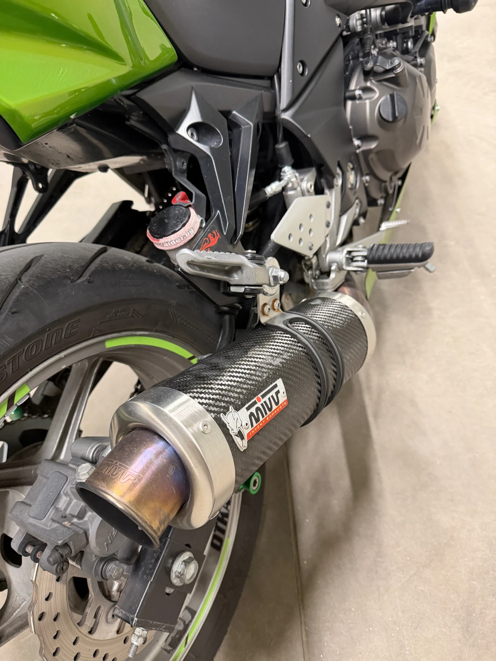 Kawasaki Z 750, снимка 8 - Мотоциклети и мототехника - 54359335