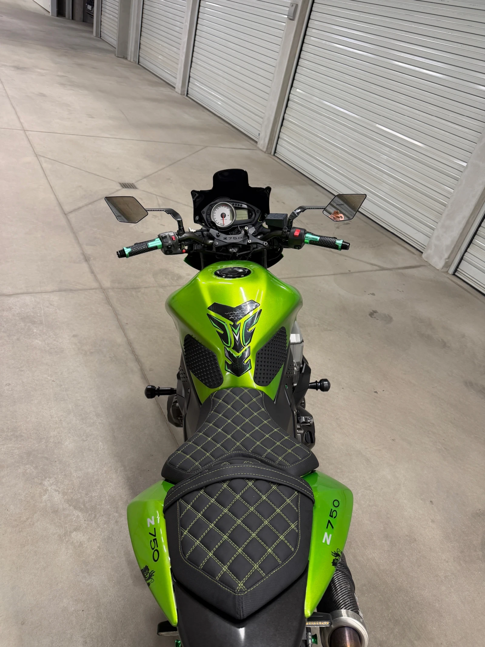 Kawasaki Z 750, снимка 7 - Мотоциклети и мототехника - 54359335