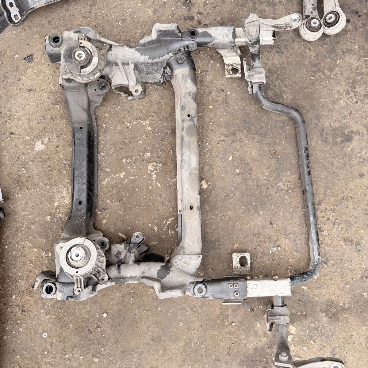 Преден мост за Mercedes W205 A21352440-1610