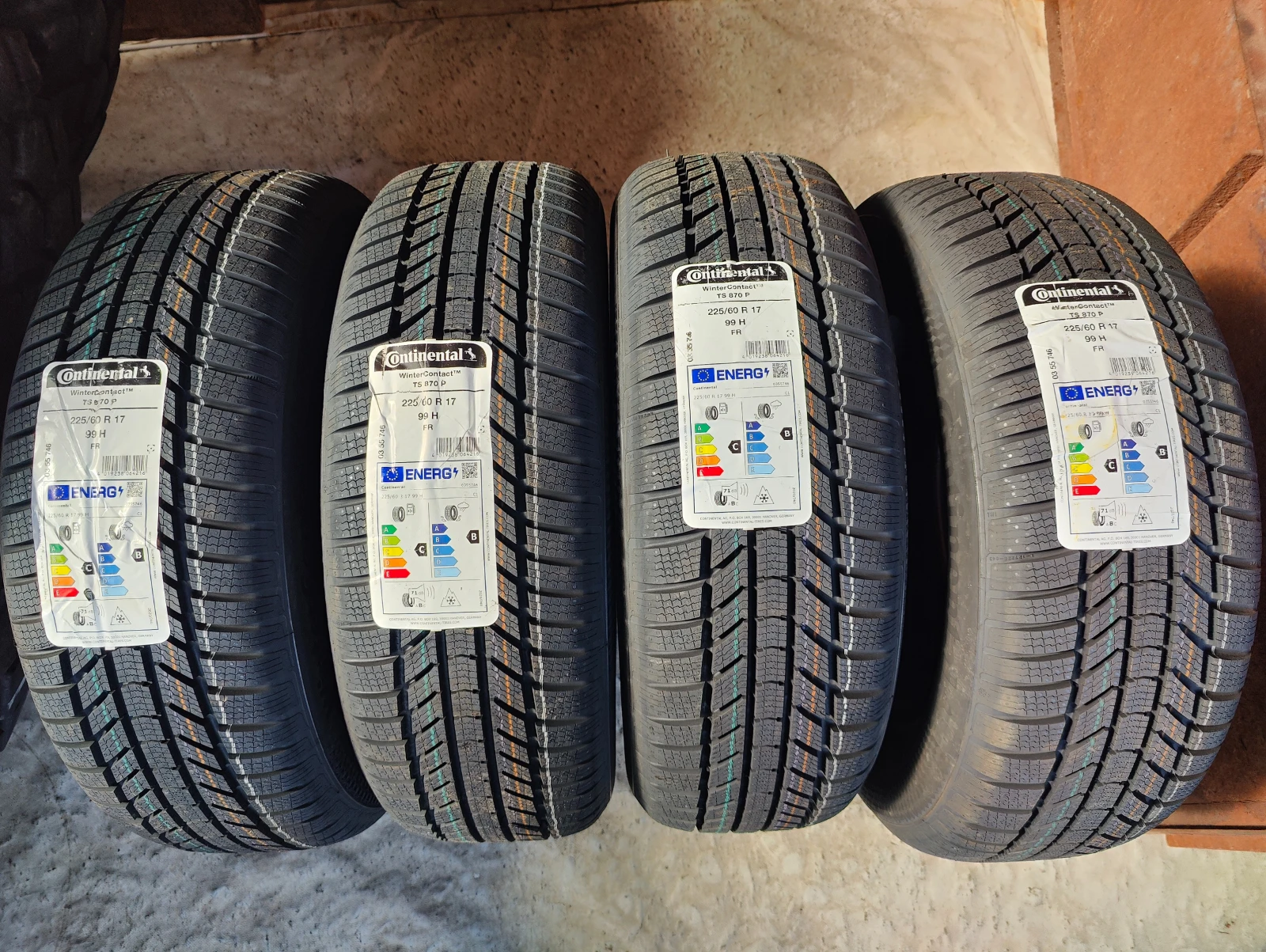 Гуми Зимни 225/60R17