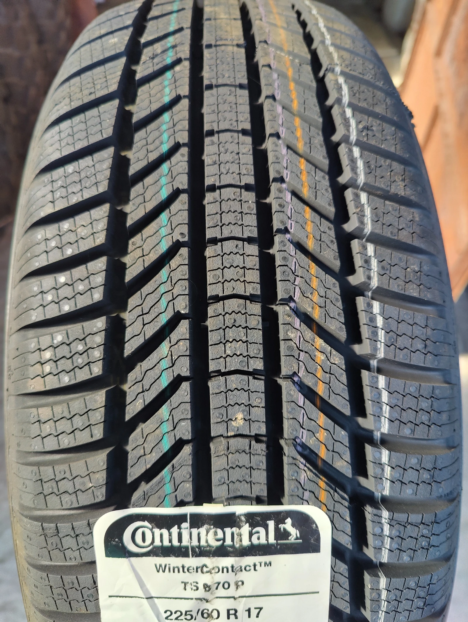 Гуми Зимни 225/60R17, снимка 5 - Гуми и джанти - 54111189