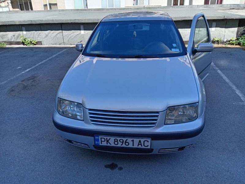 VW Bora 1.9TDI, снимка 1 - Автомобили и джипове - 46016592