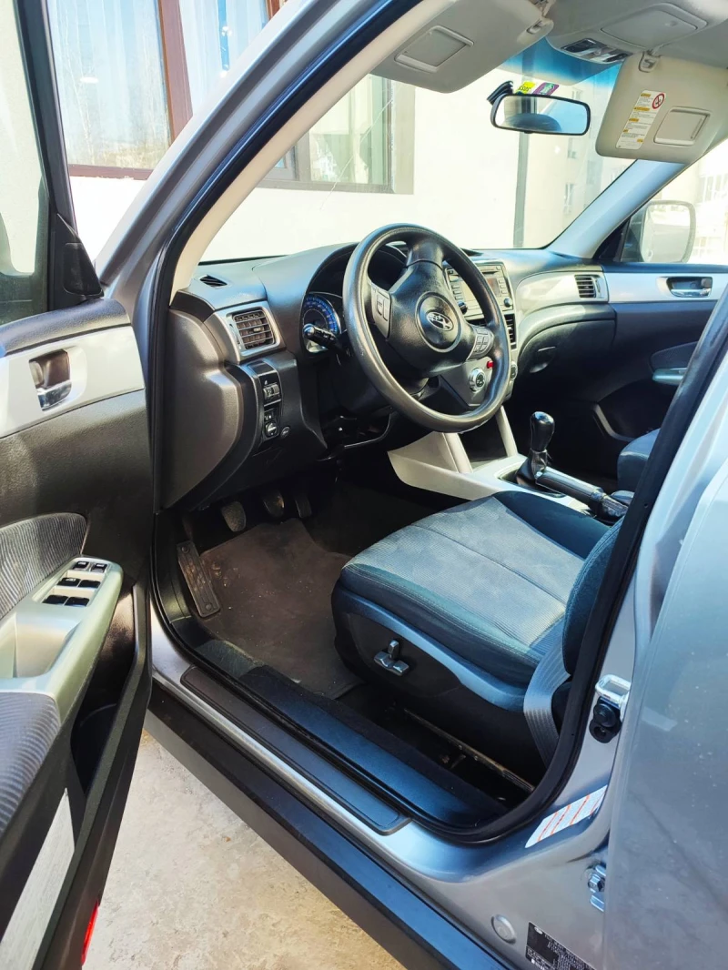 Subaru Forester 2.0I SWISS, снимка 13 - Автомобили и джипове - 47586623