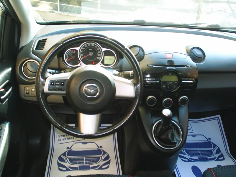 Mazda 2 1.3 16V 75k.c., снимка 10 - Автомобили и джипове - 47641184