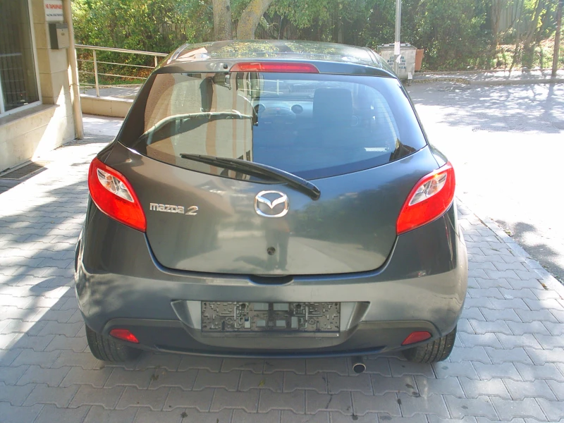 Mazda 2 1.3 16V 75k.c., снимка 5 - Автомобили и джипове - 47641184