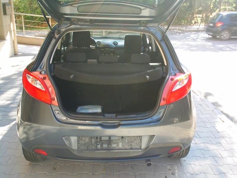 Mazda 2 1.3 16V 75k.c., снимка 14 - Автомобили и джипове - 47641184