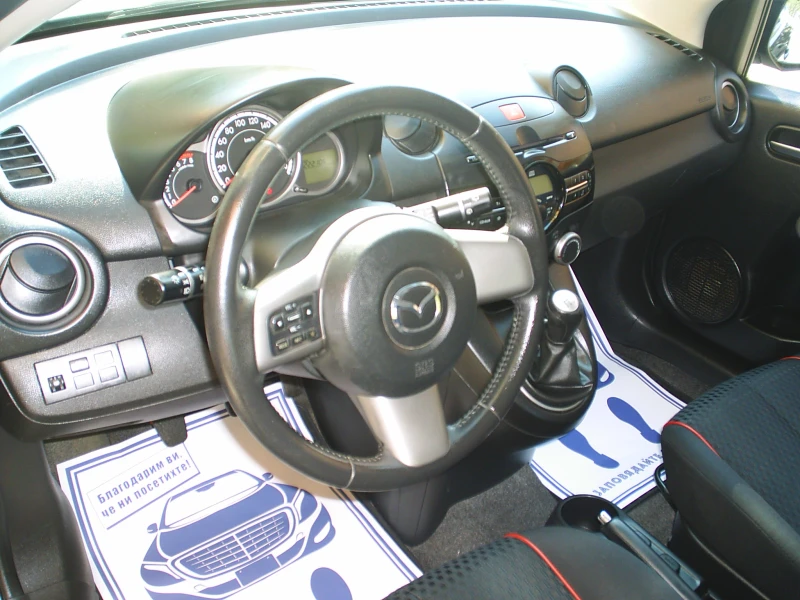 Mazda 2 1.3 16V 75k.c., снимка 9 - Автомобили и джипове - 47641184