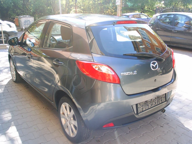 Mazda 2 1.3 16V 75k.c., снимка 6 - Автомобили и джипове - 47641184