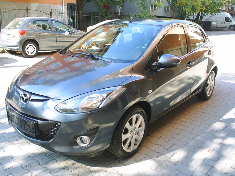 Mazda 2 1.3 16V 75k.c., снимка 7 - Автомобили и джипове - 47641184