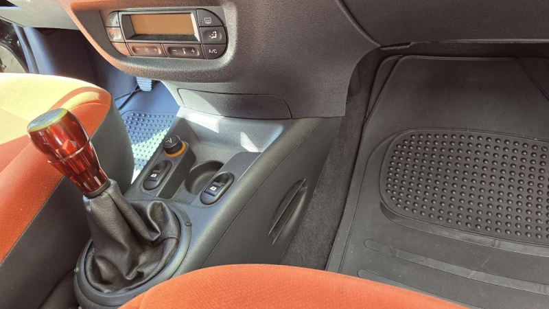 Citroen C2, снимка 10 - Автомобили и джипове - 52450142