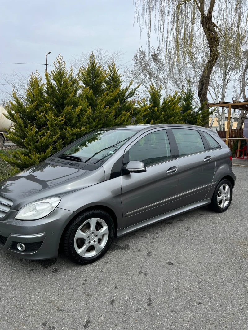 Mercedes-Benz C 180, снимка 3 - Автомобили и джипове - 52348834