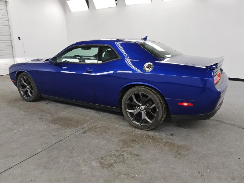 Dodge Challenger SXT, снимка 2 - Автомобили и джипове - 52368708