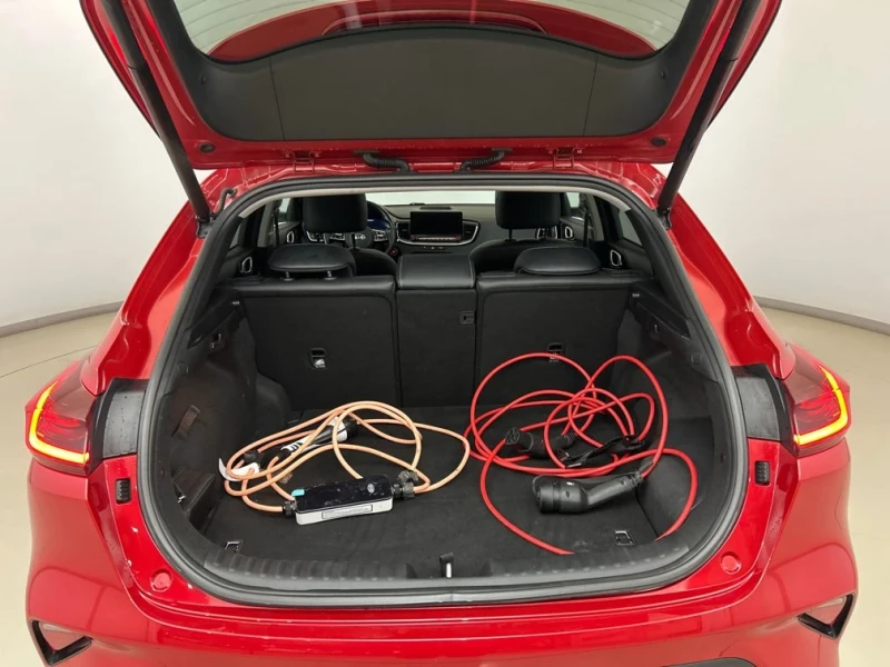 Kia XCeed Plug in Hybrid 141ps , снимка 9 - Автомобили и джипове - 52461416