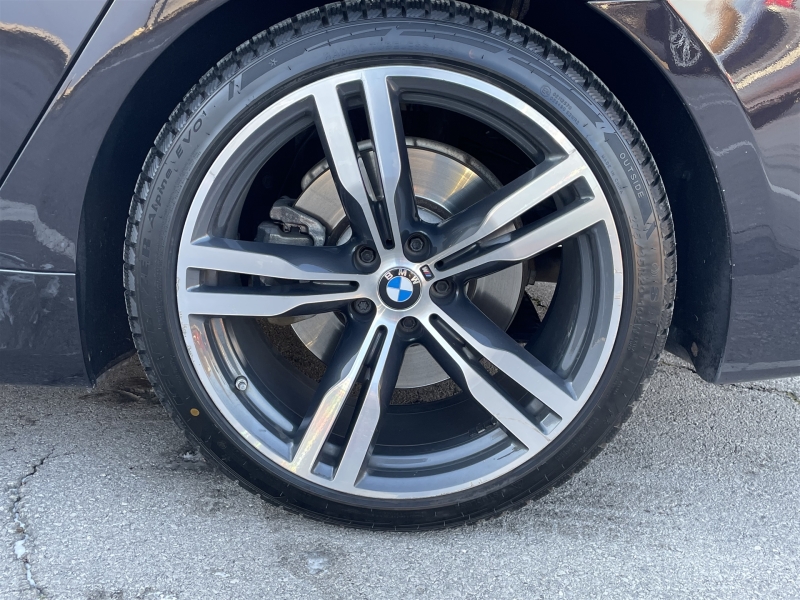 BMW 750 xDrive Седан, снимка 6 - Автомобили и джипове - 35939379