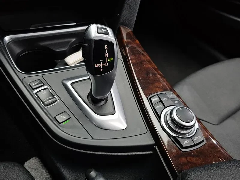 BMW 320 d, снимка 8 - Автомобили и джипове - 54205168