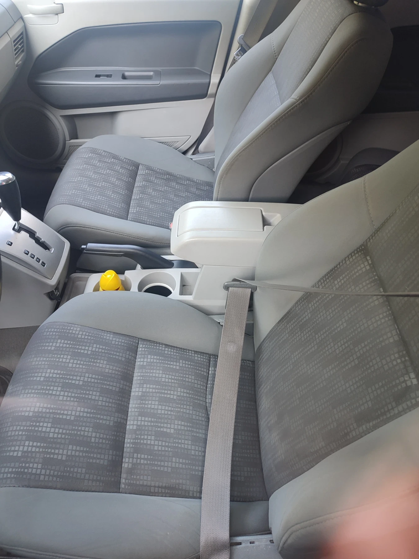 Dodge Caliber 2, 0 автоматик бензин/газ - изображение 3