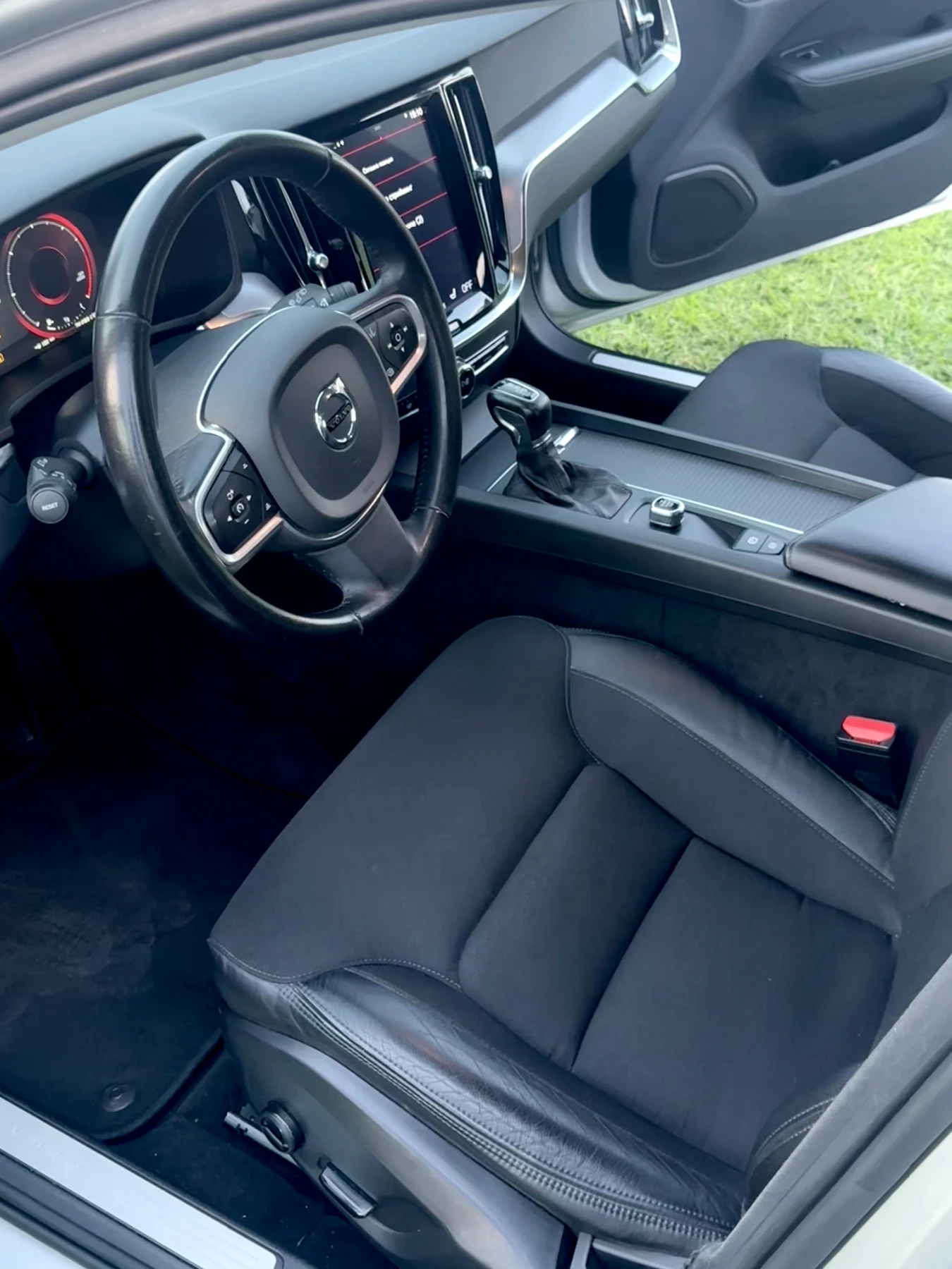 Volvo V60 R-Line / ШВЕЙЦАРИЯ - изображение 9