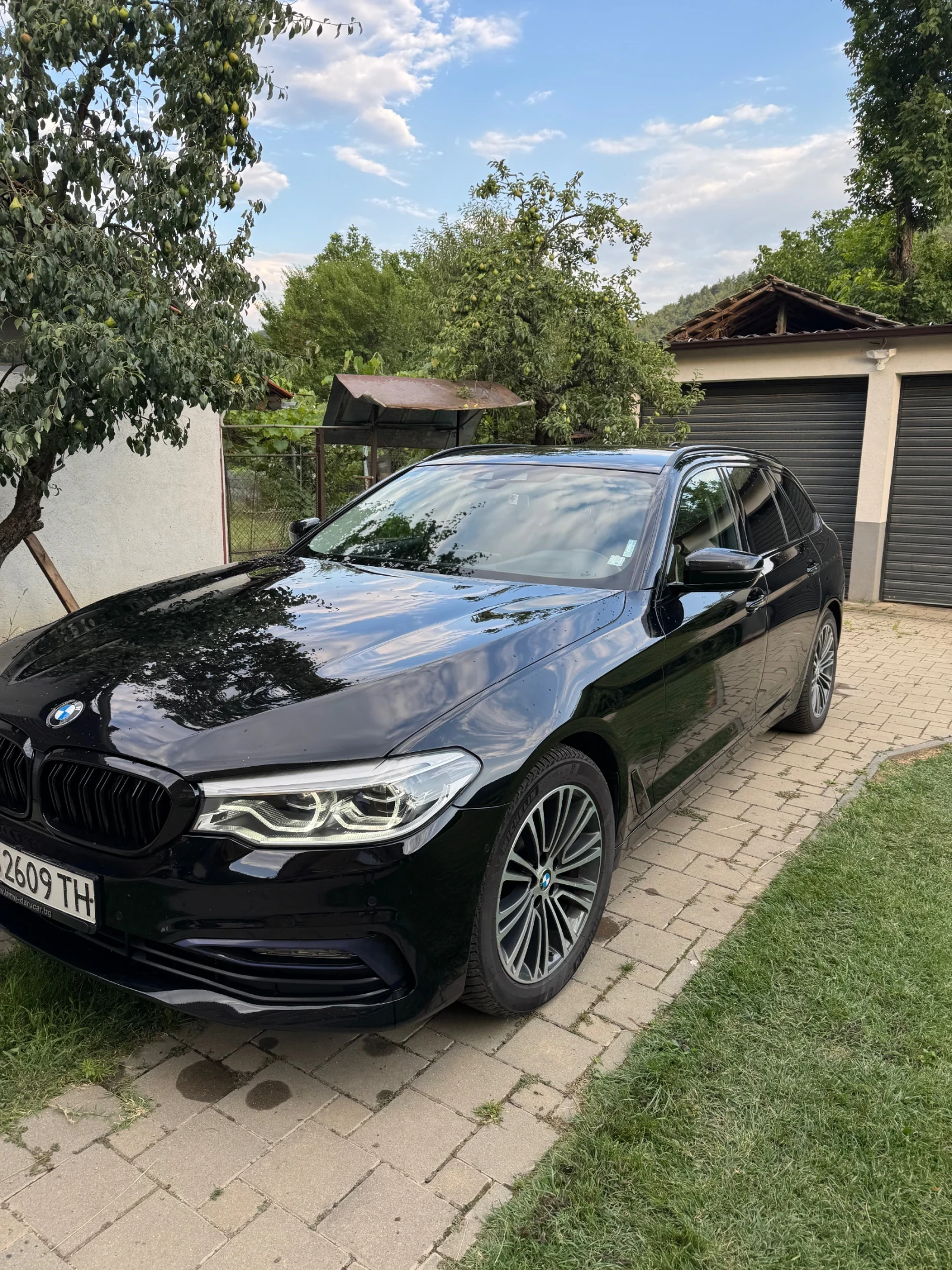 BMW 520, снимка 2 - Автомобили и джипове - 55354515