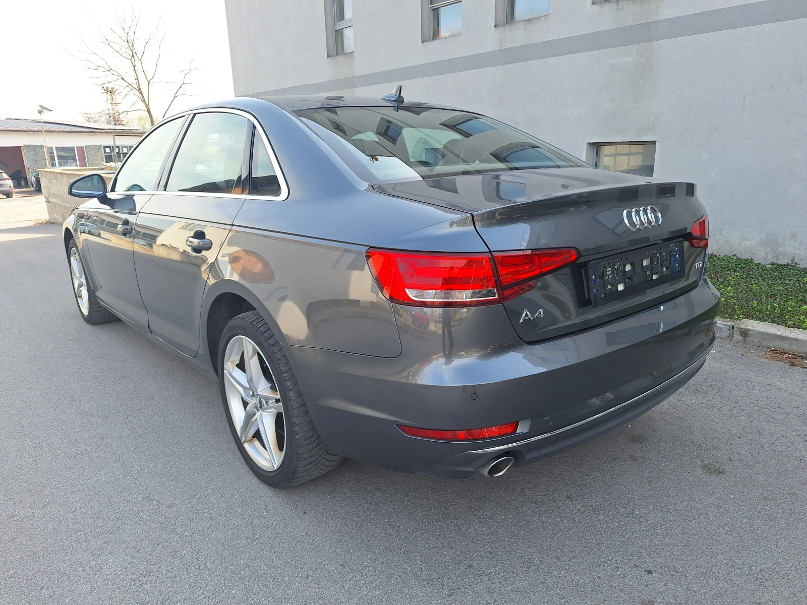 Audi A4 2.0d 150kc s-line, снимка 9 - Автомобили и джипове - 53862524