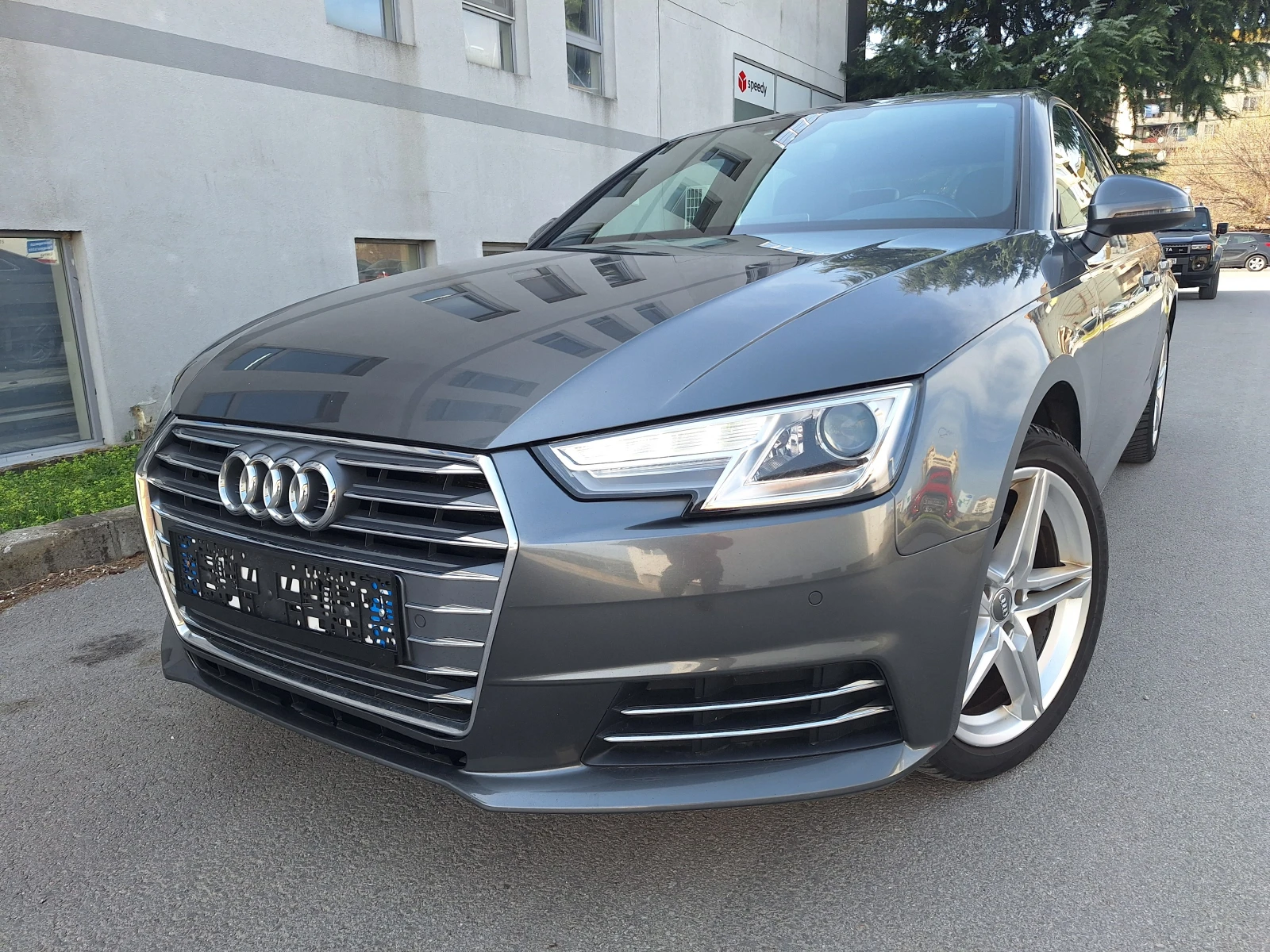 Audi A4 2.0d 150kc s-line
