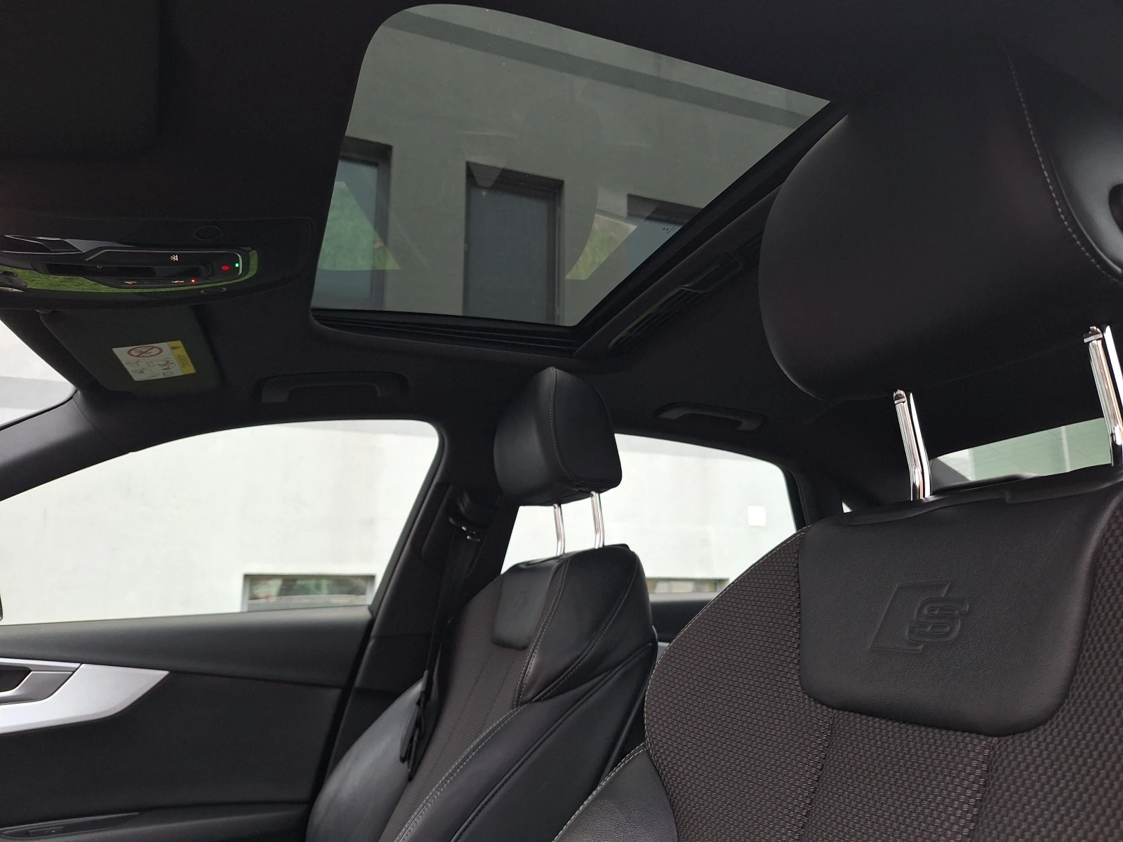 Audi A4 2.0d 150kc s-line, снимка 14 - Автомобили и джипове - 53862524